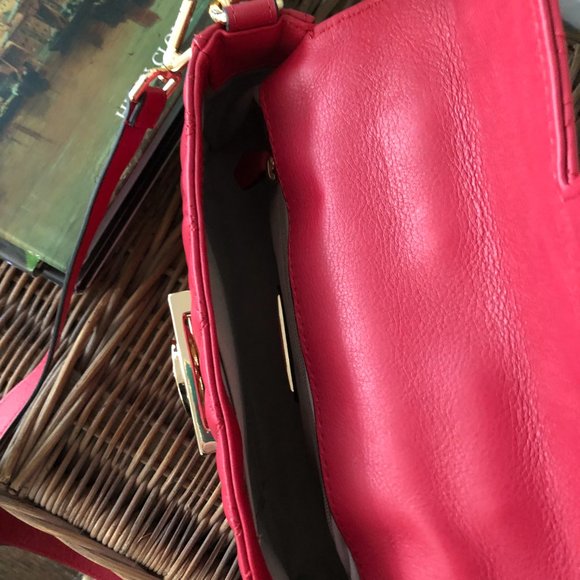 ❤️ NEW Mario VALENTINO Florence D Plate Quilted Red Leather Shoulder Bag - Picture 9 of 11